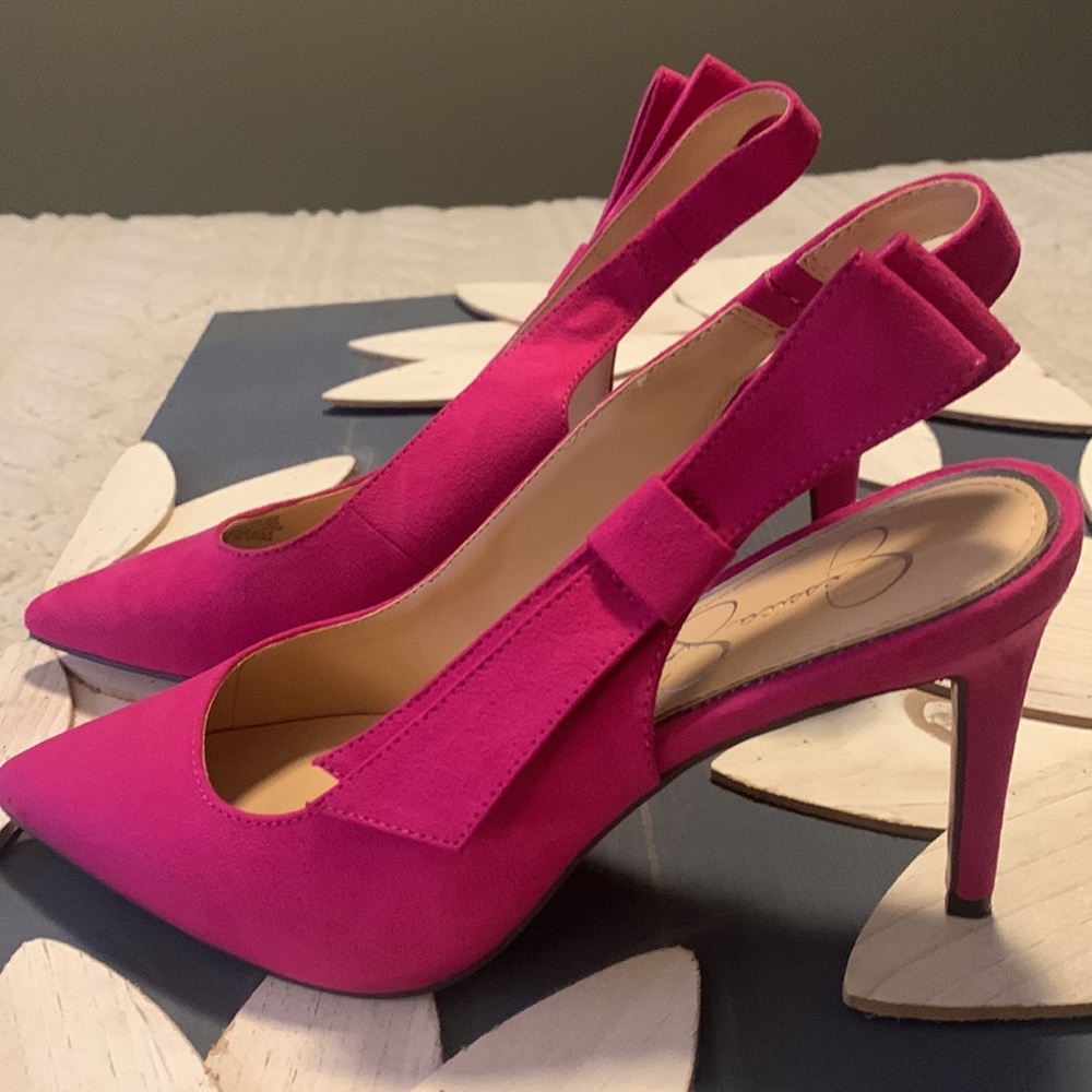 Jessica Simpson pumps